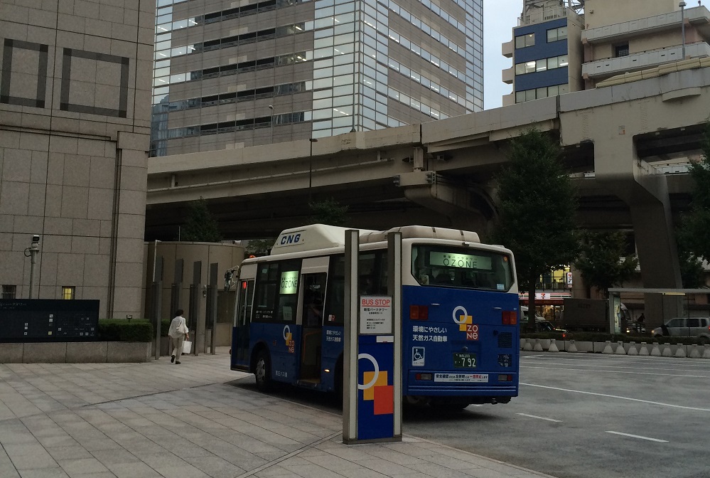 新宿パークタワー_バス2