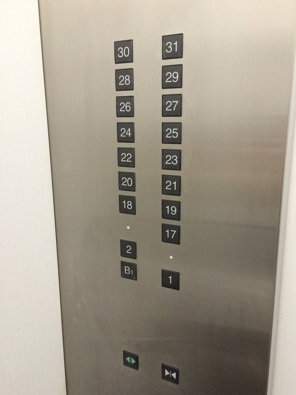 リージャス大阪国際ビル_エレベーター31F
