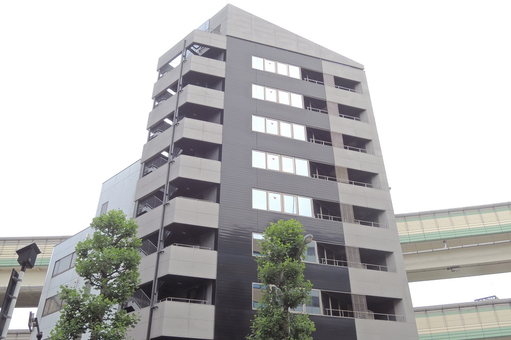 THE HUB 横浜WEST　建物外観