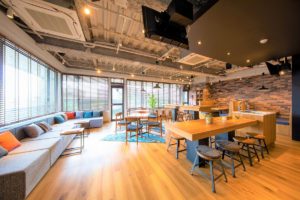 MID POINT 目黒不動前のラウンジ