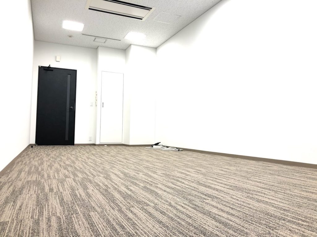 クロスオフィス三田_7名用個室サービスオフィス
