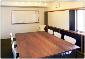 ワンストップビジネスセンター麹町の会議室