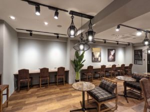 the hub四条烏丸_ラウンジ_会話・電話OK