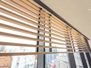 H¹O平河町_1001_14名シェアオフィス_木ルーバー