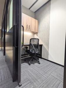 プラスアワーズ新宿_サービスオフィス_1名用