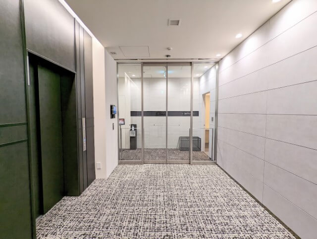 フロンティア新宿タワーオフィス_2階エレベーターホール