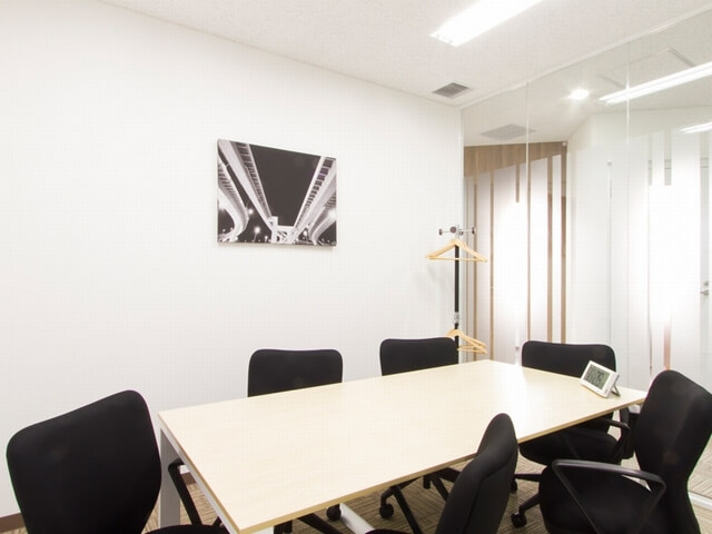 オープンオフィス小倉の会議室