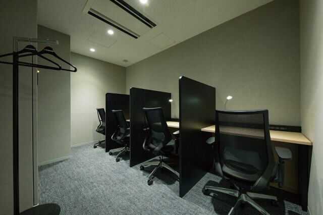 クロスオフィス新宿　コワーキングスペース