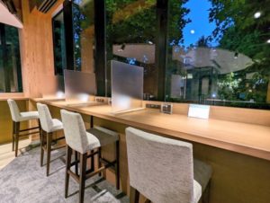 H¹O青山　共用ラウンジ　ソロワークスペース