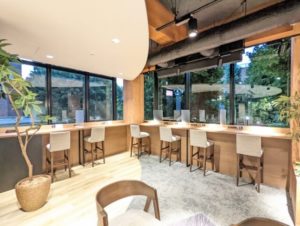 H¹O青山　共用ラウンジ　ソロワークスペース