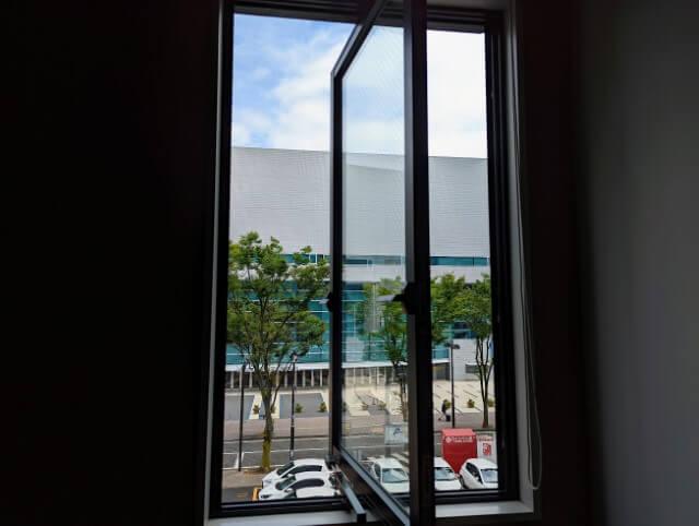 リブポート新横浜　プレミアムルーム会員　換気可能な窓付き