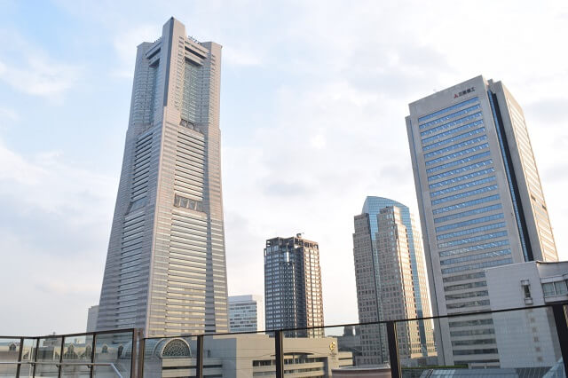 リージャス横浜ランドマークタワーセンター　建物外観（横浜ランドマークタワー 18F･20F）