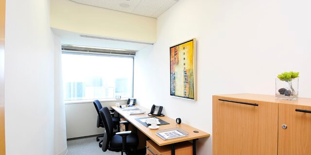 リージャス横浜ランドマークタワーセンター　レンタルオフィス2名用個室