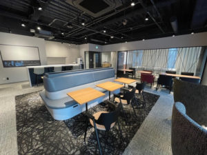 bizcube　メインラウンジ