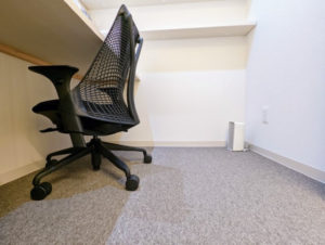 チェア（前方位置）