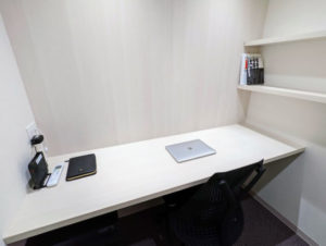 TM Office 2nd　レンタルオフィス（1名用個室）デスク