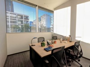 エキスパートオフィス中野　4名用レンタルオフィス（完全個室・窓あり）