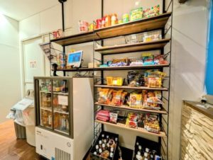 BLOCKS MEGURO　ブロックス目黒　4階ラウンジ　コワーキングスペース　オフィスコンビニ