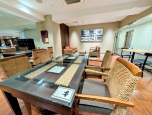 BLOCKS MEGURO　ブロックス目黒　4階ラウンジ　コワーキングスペース　打ち合わせ・商談・作業スペース