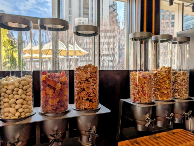 エキスパートオフィス霞が関 ラウンジ カフェコーナー ナッツ