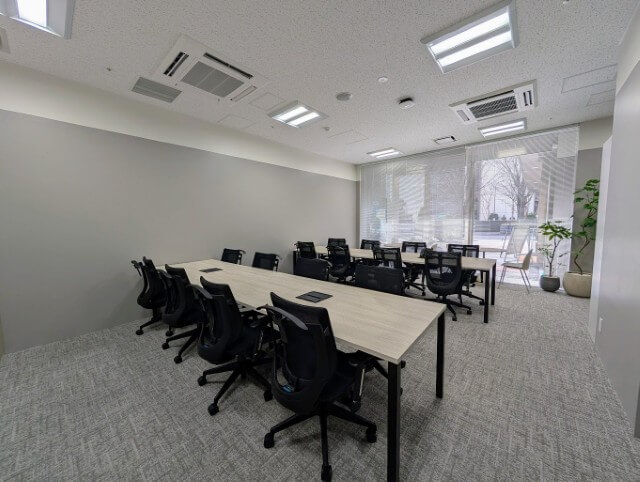 エキスパートオフィス霞が関 27名 セットアップ区画 全体