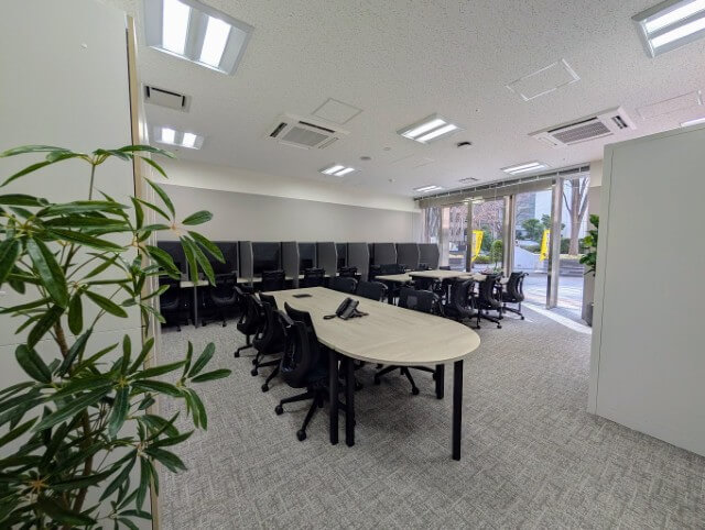 エキスパートオフィス霞が関 33名 セットアップ区画 全体