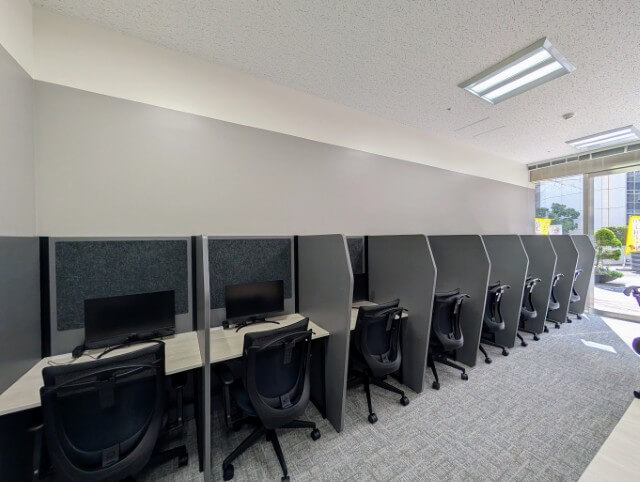 エキスパートオフィス霞が関 33名 セットアップ区画 ブース席