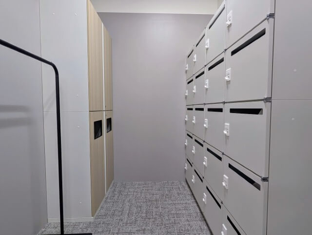 エキスパートオフィス霞が関 33名 セットアップ区画 収納