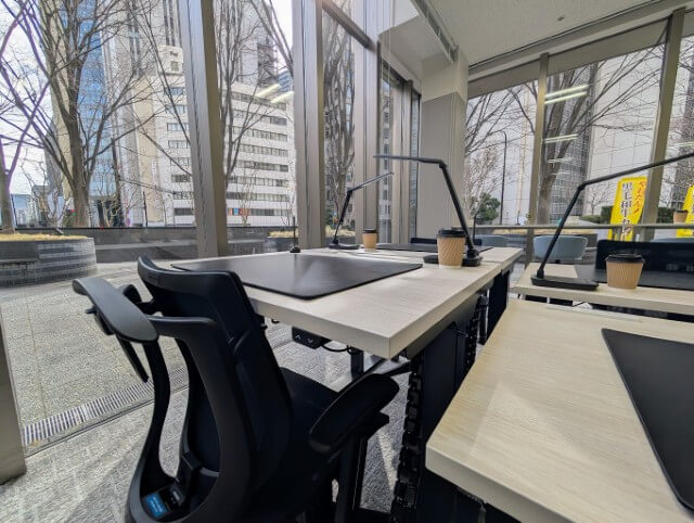 エキスパートオフィス霞が関 22名 セットアップ区画 昇降式デスク