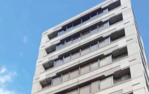 GMOオフィスサポート大阪心斎橋　建物外観　登記住所（大阪府大阪市中央区南船場3-2-22 おおきに南船場ビル205）