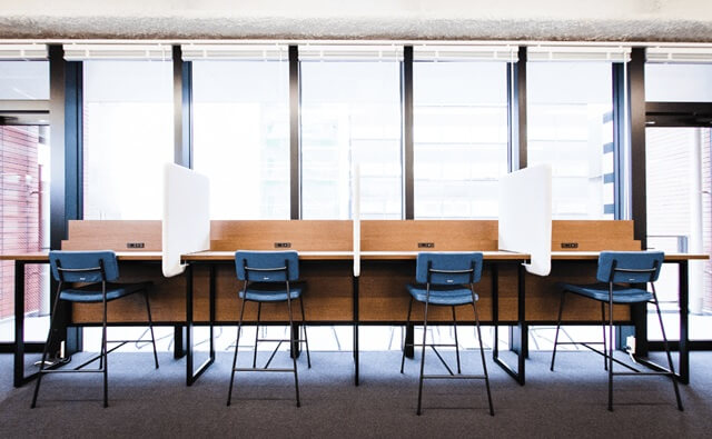 i Growth Ship コワーキングスペース カウンター席