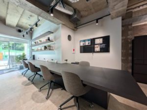 MID POINT市ヶ谷　共用ラウンジ（コワーキングスペース）