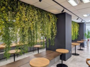 レゾナンスコワーキング渋谷店　コワーキングスペース　丸テーブル席