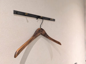 ワークスタイリング汐留シティセンター　1人用個室シェアオフィス　ハンガー