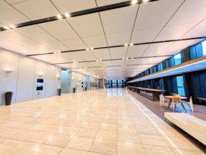 新宿三井ビルディング オフィスエントランス