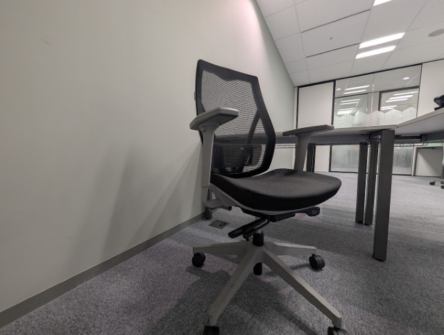 SPACES品川 レンタルオフィス チェア