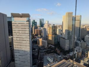 ワークスタイリング霞が関ビルディング　オープンスペース　窓際1名席からの眺望