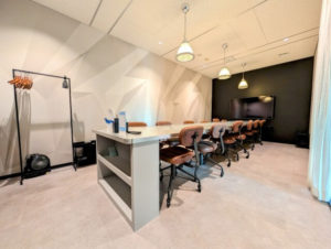 ワークスタイリング霞が関ビルディング　会議室　LENS