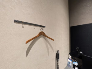 ワークスタイリング日本橋三井タワー　個室（パーソナルフィールド）ハンガー