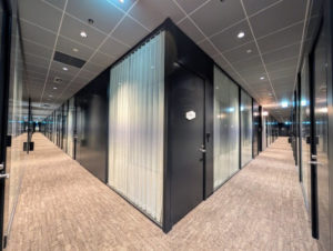 ワークスタイリング大手町　FLEX執務室　廊下