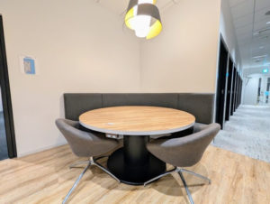 ワークスタイリング大手町 ミーティング向きスペース ソファ席