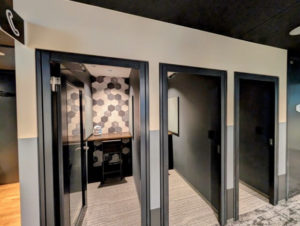 ワークスタイリング新宿三井ビルディング　執務室レンタルオフィス専用　TELブース