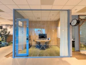 ワークスタイリング汐留シティセンター　プライバシーカーテン　OPEN