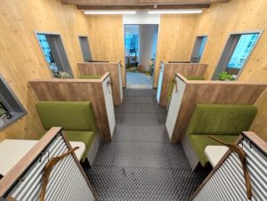 ワークスタイリング汐留シティセンター　オープンスペース　車両モチーフ席