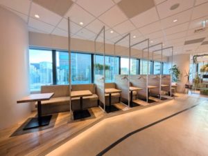 ワークスタイリング汐留シティセンター　オープンスペース　1名席コワーキングスペース　窓際席