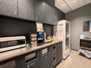 ワークスタイリング東京ミッドタウン日比谷 flexレンタルオフィス 専用カフェコーナー