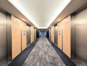 ミッドタウン・タワー 18階エレベーターホール