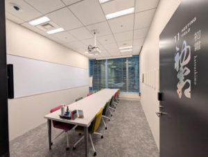 ワークスタイリング東京ミッドタウン八重洲　会議室（初霜）