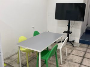 HATCH とやまビジネスインキュベーション中央通りオフィス会議室