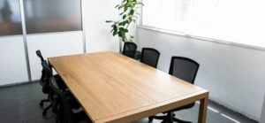 Matsuyama Meeting Pointデスク